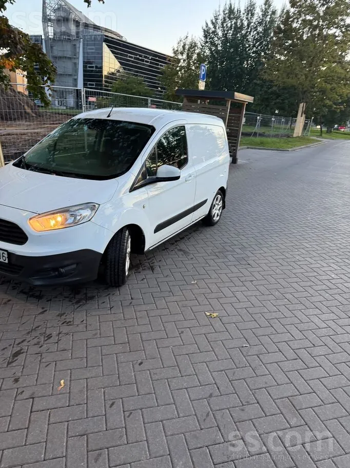 Ford Transit Courier 2017 photo 4
