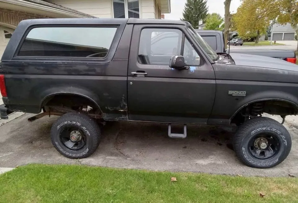 Ford Bronco 1996 photo 3