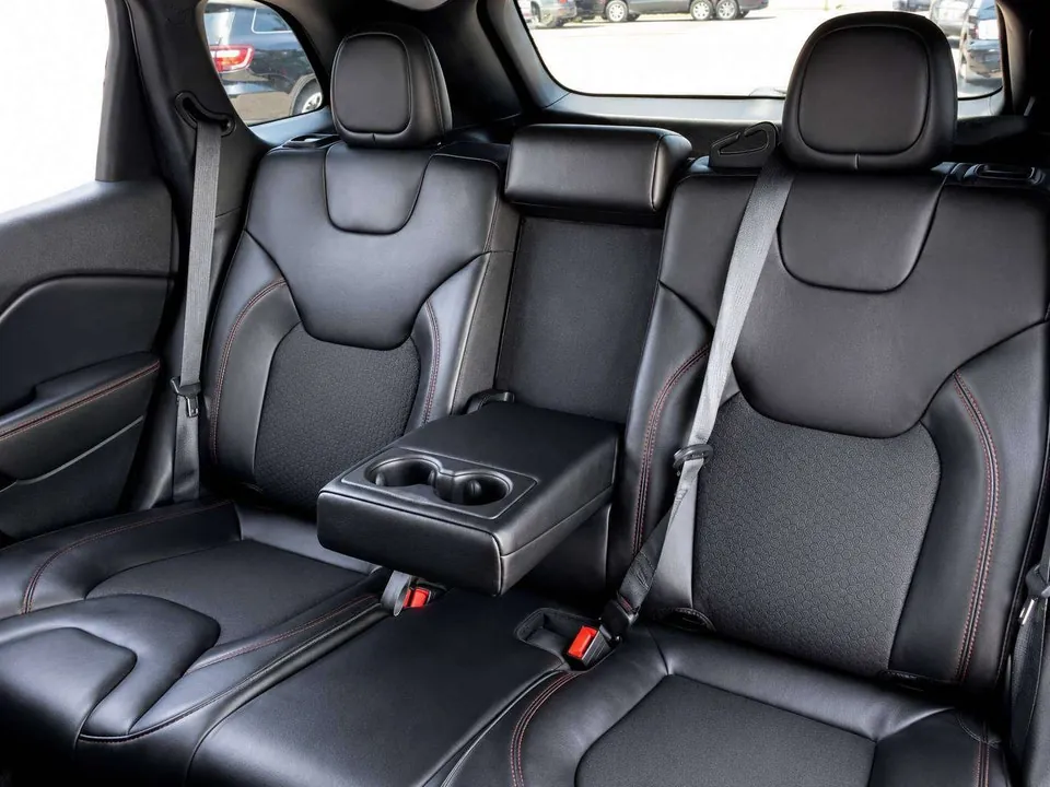 Jeep Cherokee 2021 photo 3