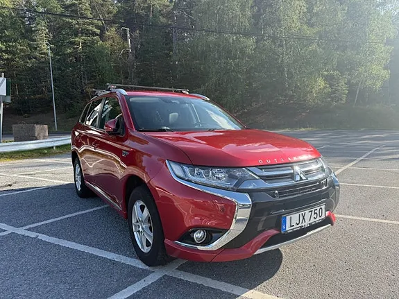 Mitsubishi Outlander 2018 photo 2