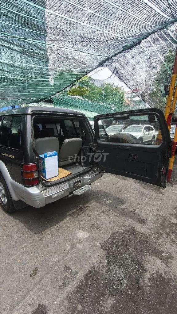 Mitsubishi Pajero 1998 photo 2
