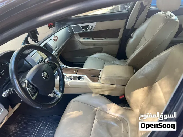 Jaguar Xf 2015 photo 3