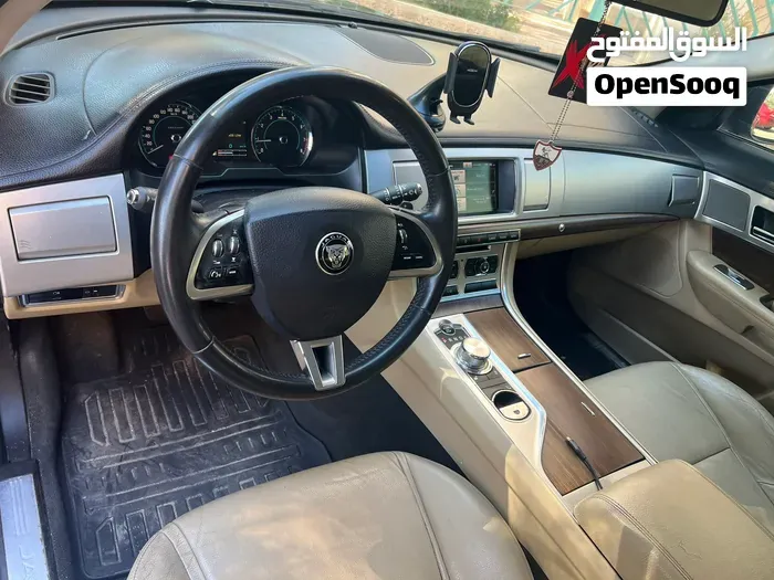 Jaguar Xf 2015 photo 4
