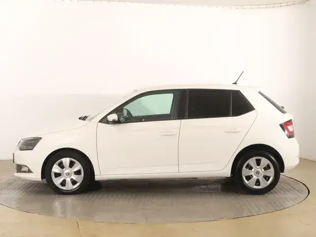 Skoda Fabia 2016 photo 2