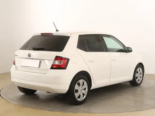 Skoda Fabia 2016 photo 4