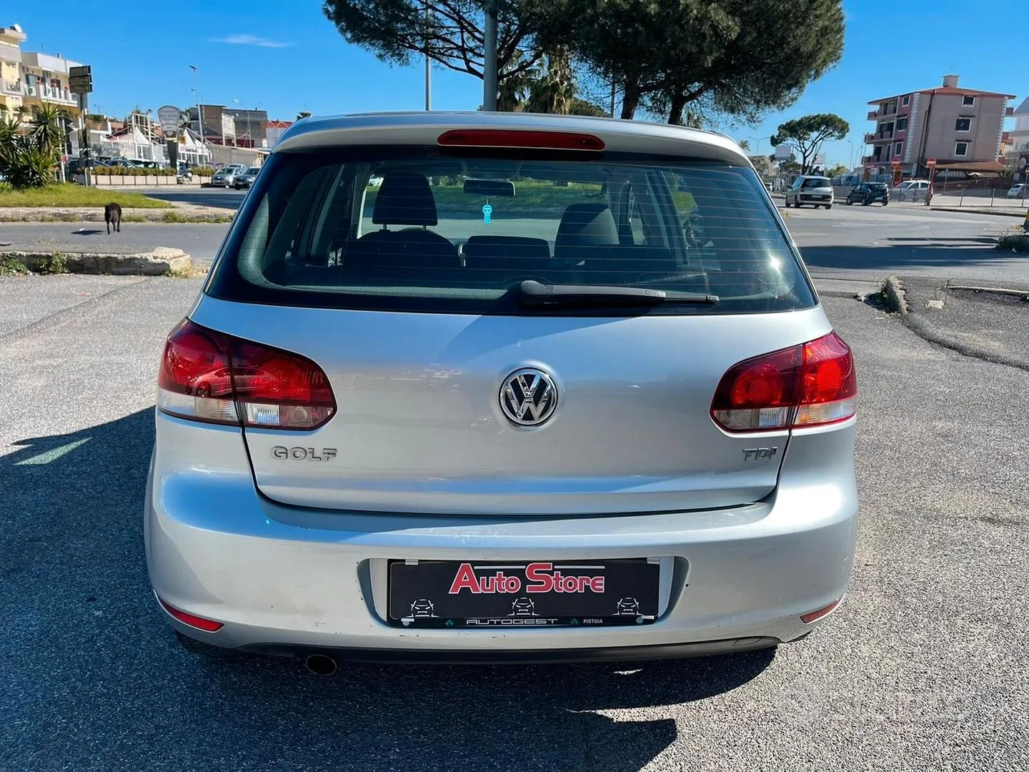 Volkswagen Golf 2010 photo 2