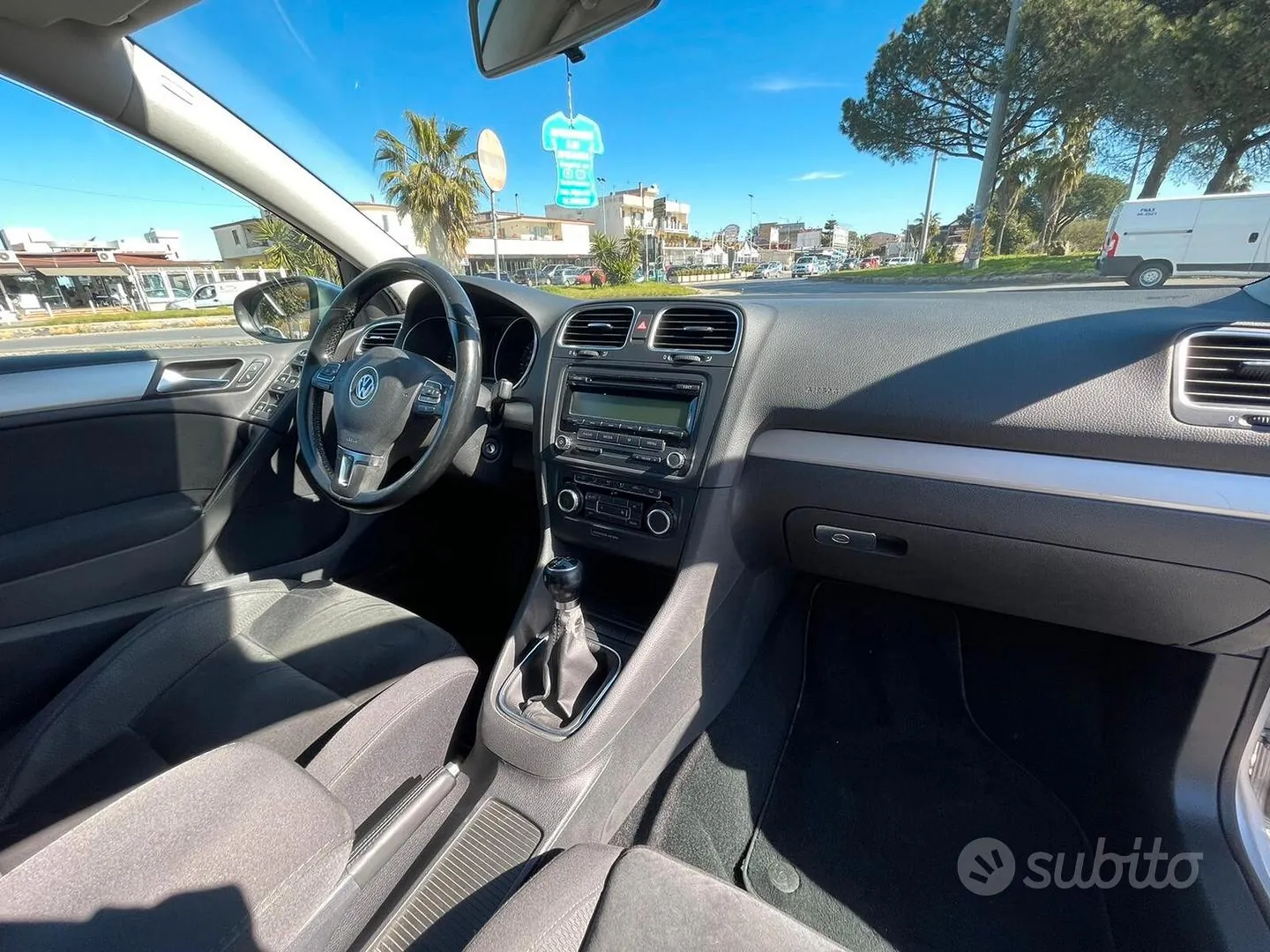 Volkswagen Golf 2010 photo 5