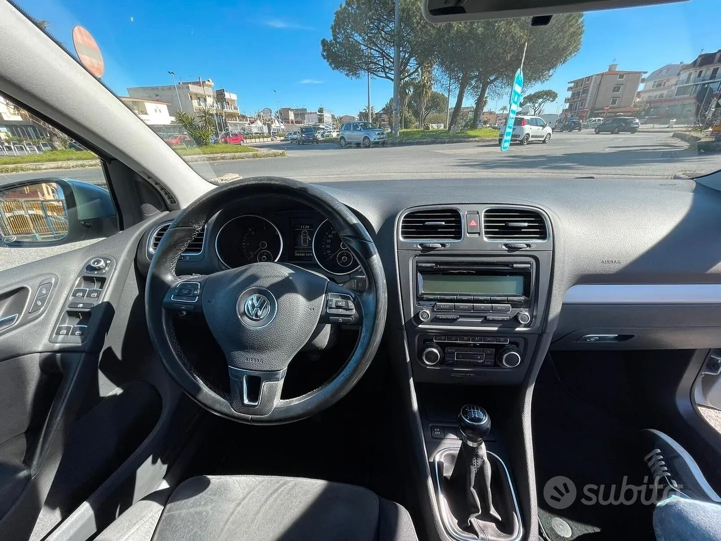 Volkswagen Golf 2010 photo 4