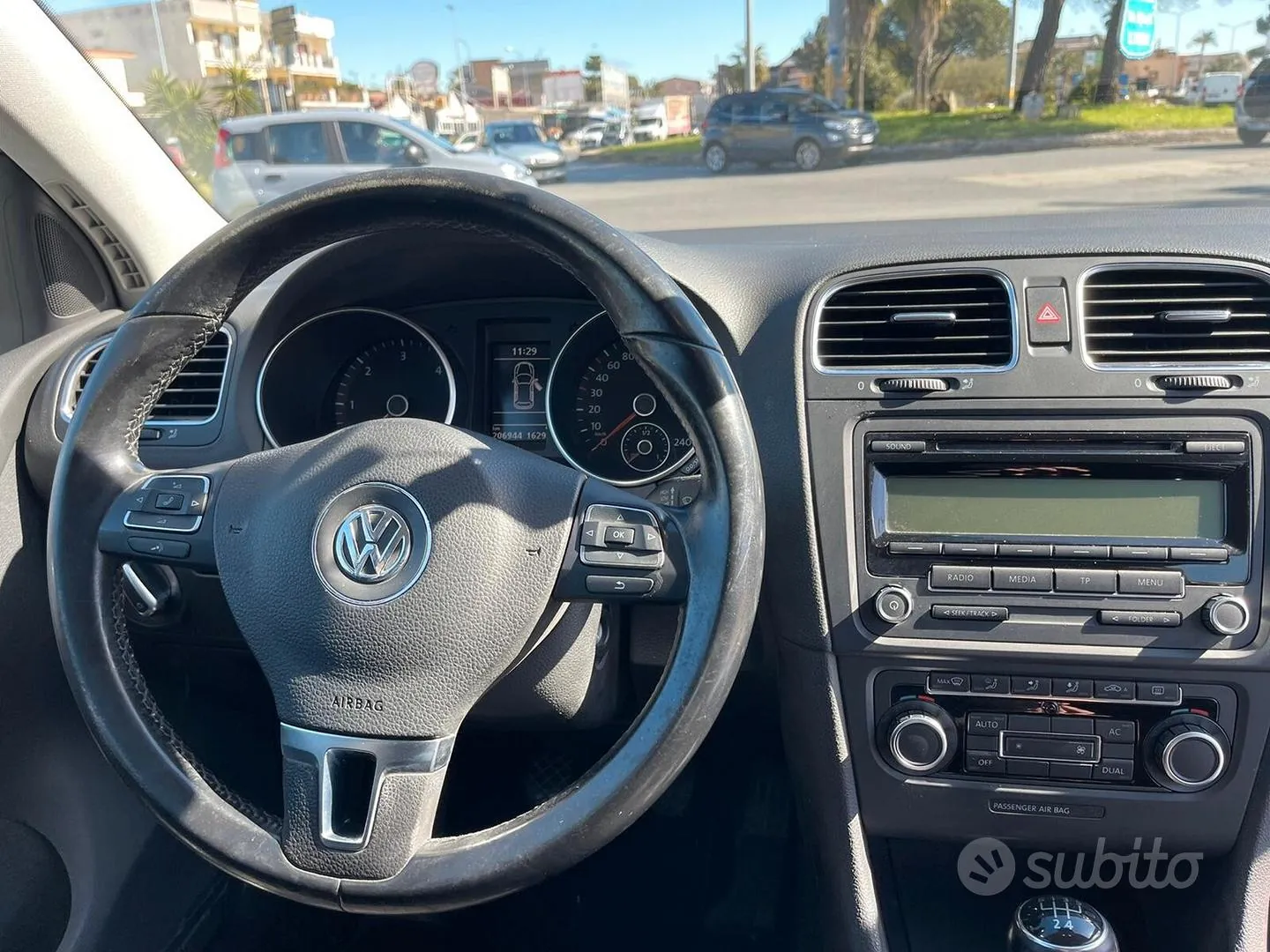 Volkswagen Golf 2010 photo 3