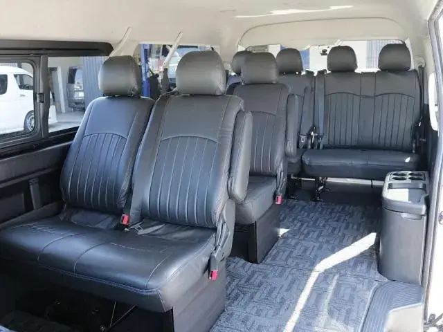 Toyota Hiace Wagon 2023 photo 2