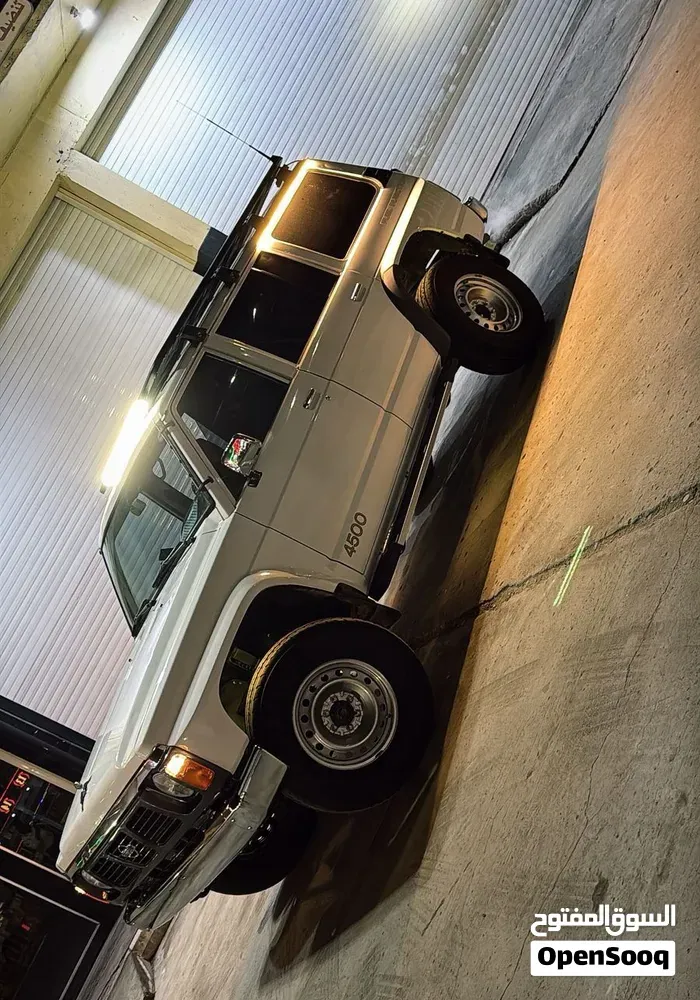 Nissan Patrol 1996 photo 3