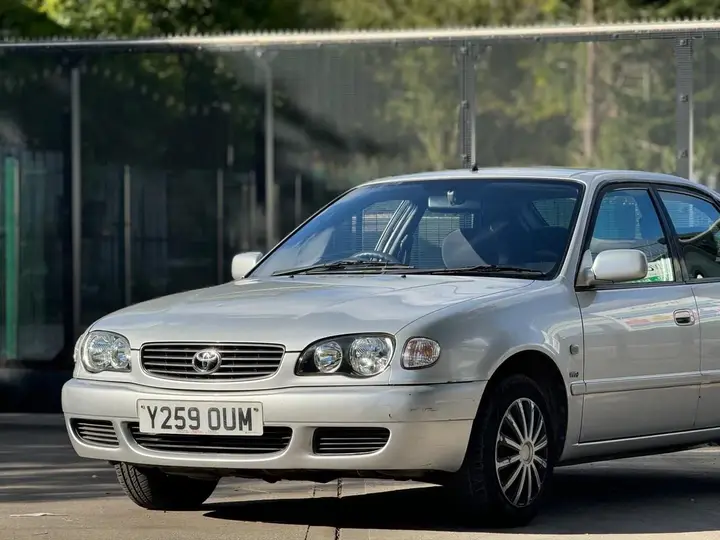 Toyota Corolla 2001 photo 2