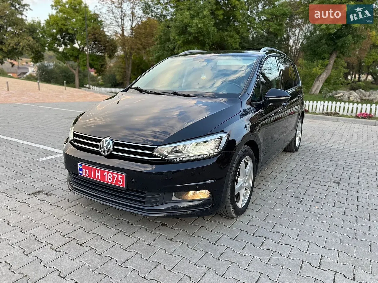Volkswagen Touran 2020 photo 2