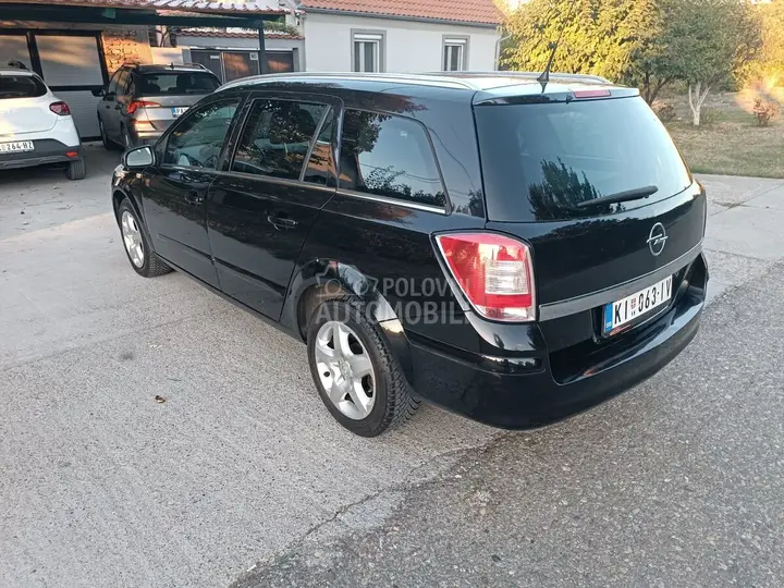 Opel Astra H 2008 photo 3