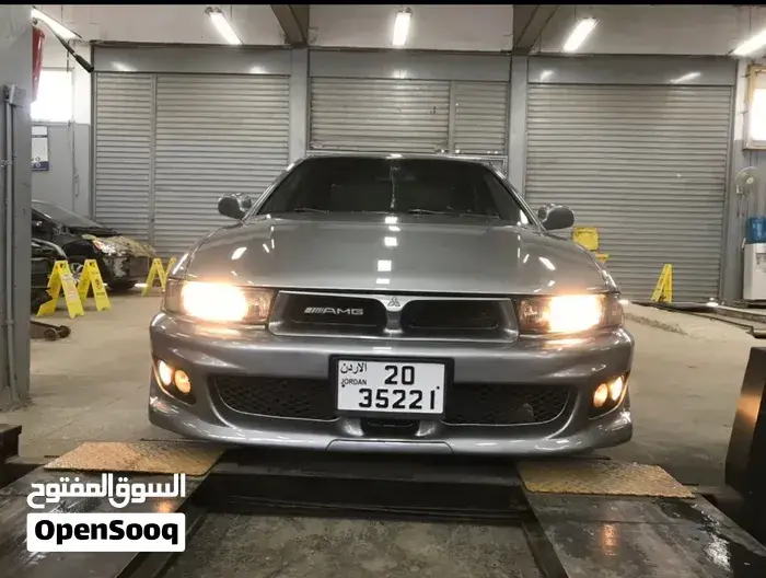 Mitsubishi Galant 2003 photo 2