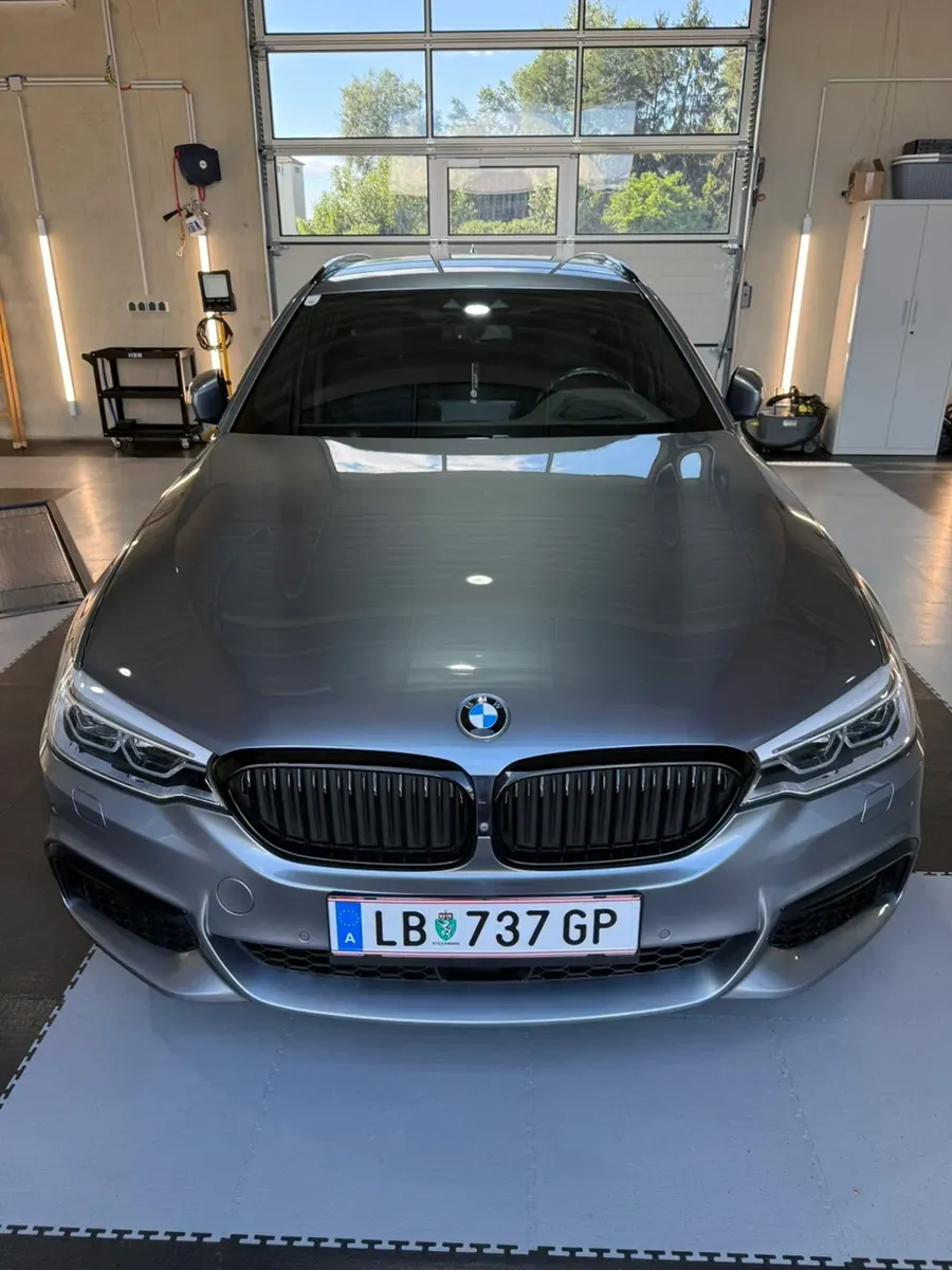 BMW 5 Series 2017 photo 2