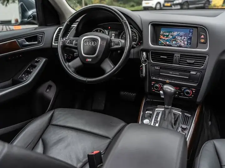 Audi Q5 2012 photo 2