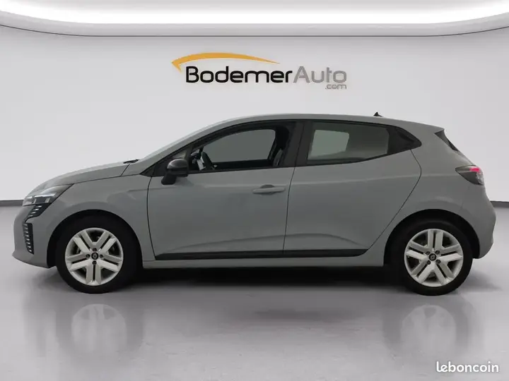 Renault Clio 2024 photo 2