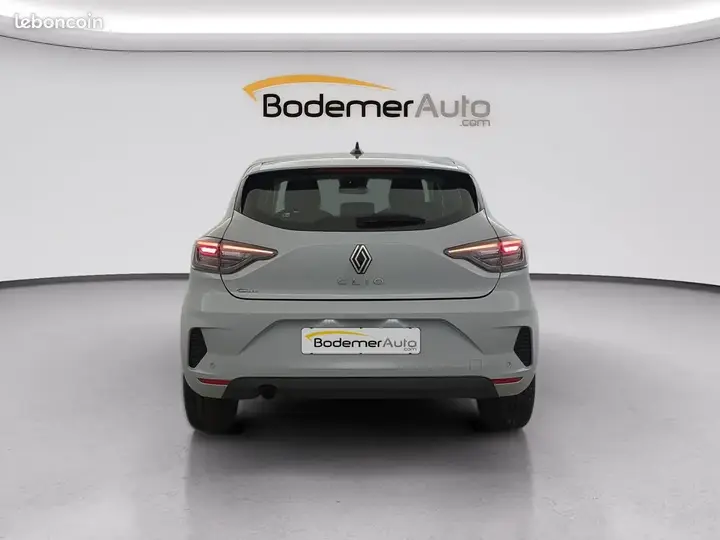 Renault Clio 2024 photo 4