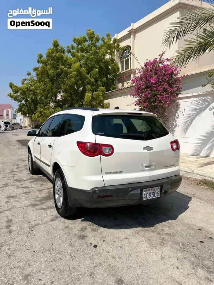 Chevrolet Traverse 2011 photo 2