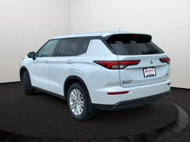 Mitsubishi Outlander 2024 photo 4