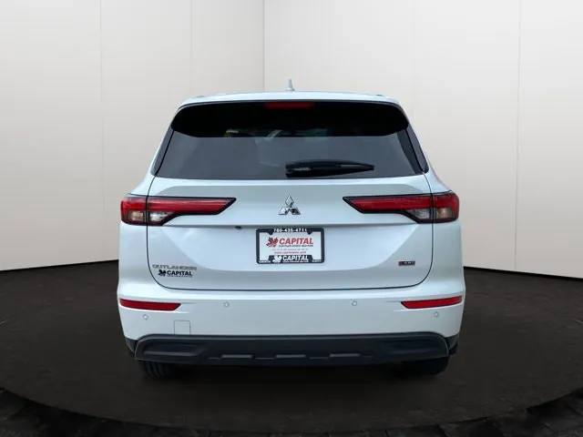 Mitsubishi Outlander 2024 photo 5