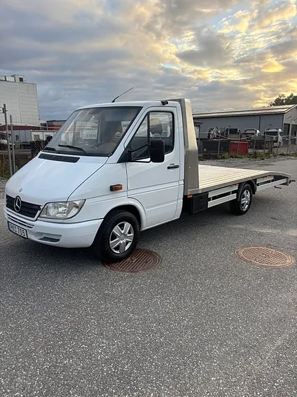 Mercedes-Benz Sprinter 208