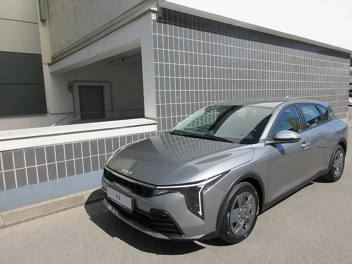Kia K4 photo 2