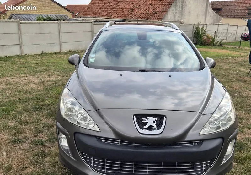 Peugeot 308 2008 photo 3