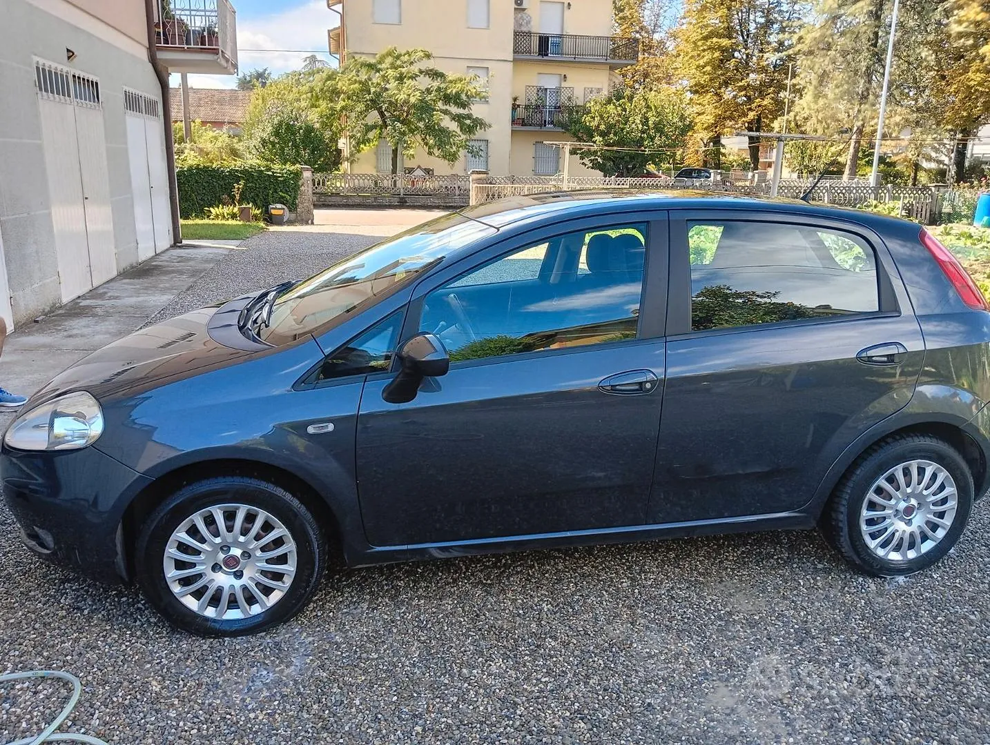 Fiat Grande Punto 2009 photo 2