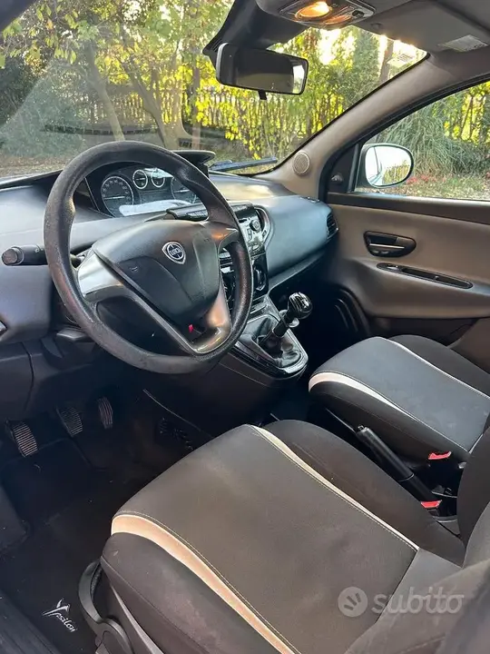 Lancia Ypsilon 2014 photo 5