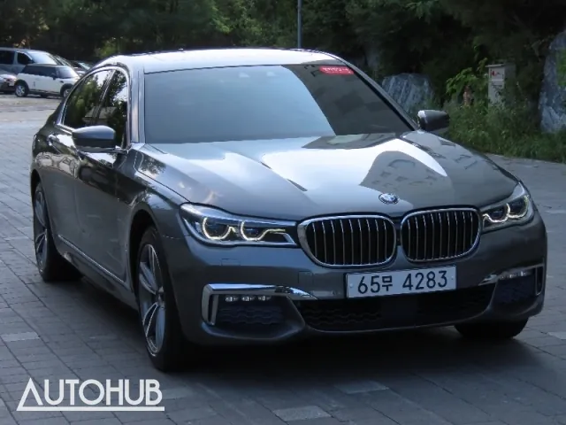 BMW 7 Series 2018 photo 2