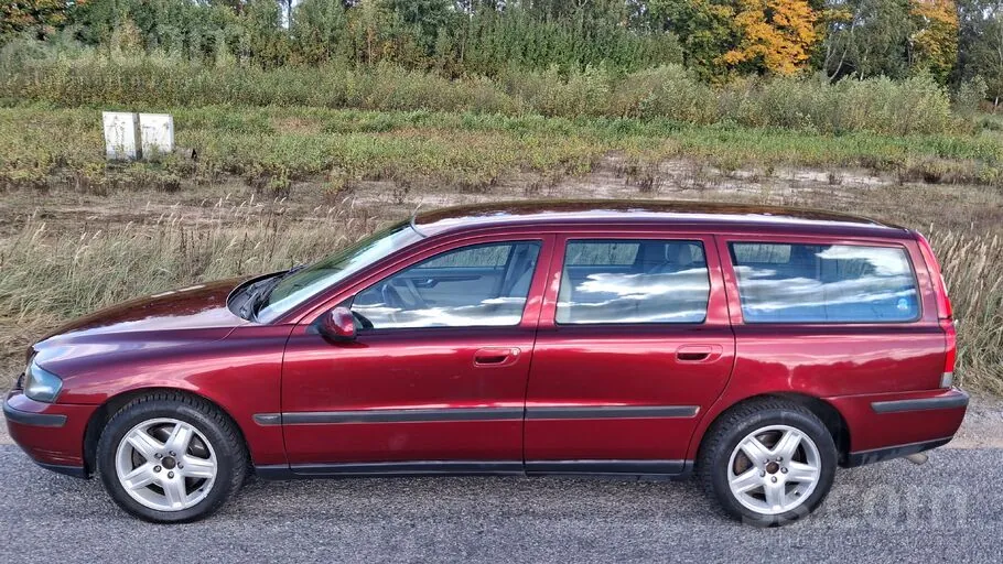 Volvo V70 2004 photo 3