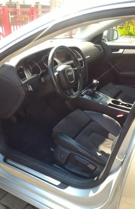 Audi A5 2010 photo 3