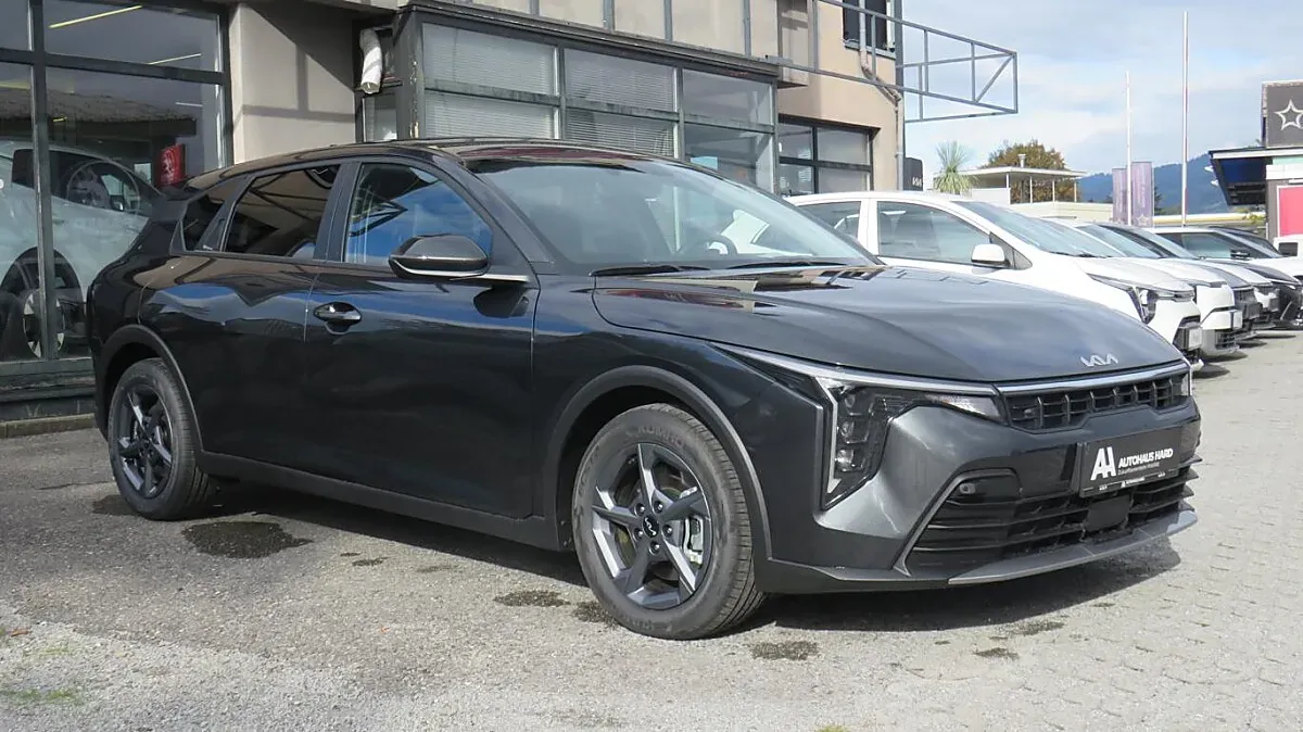 Kia K4 photo 3