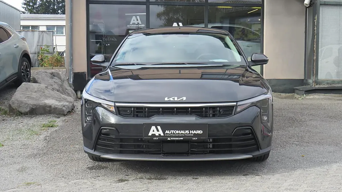 Kia K4 photo 2