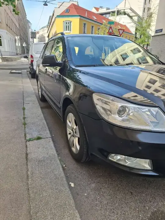 Skoda Octavia 2012 photo 2