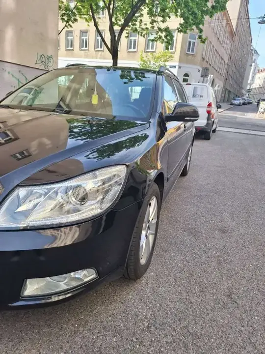 Skoda Octavia 2012 photo 3