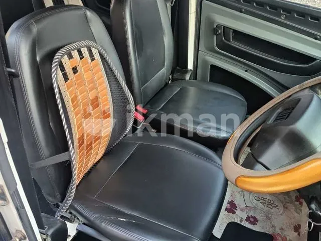 Bajaj Qute 2019 photo 4