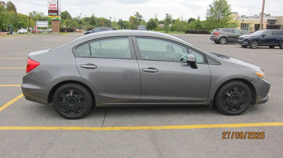 Honda Civic 2012 photo 3