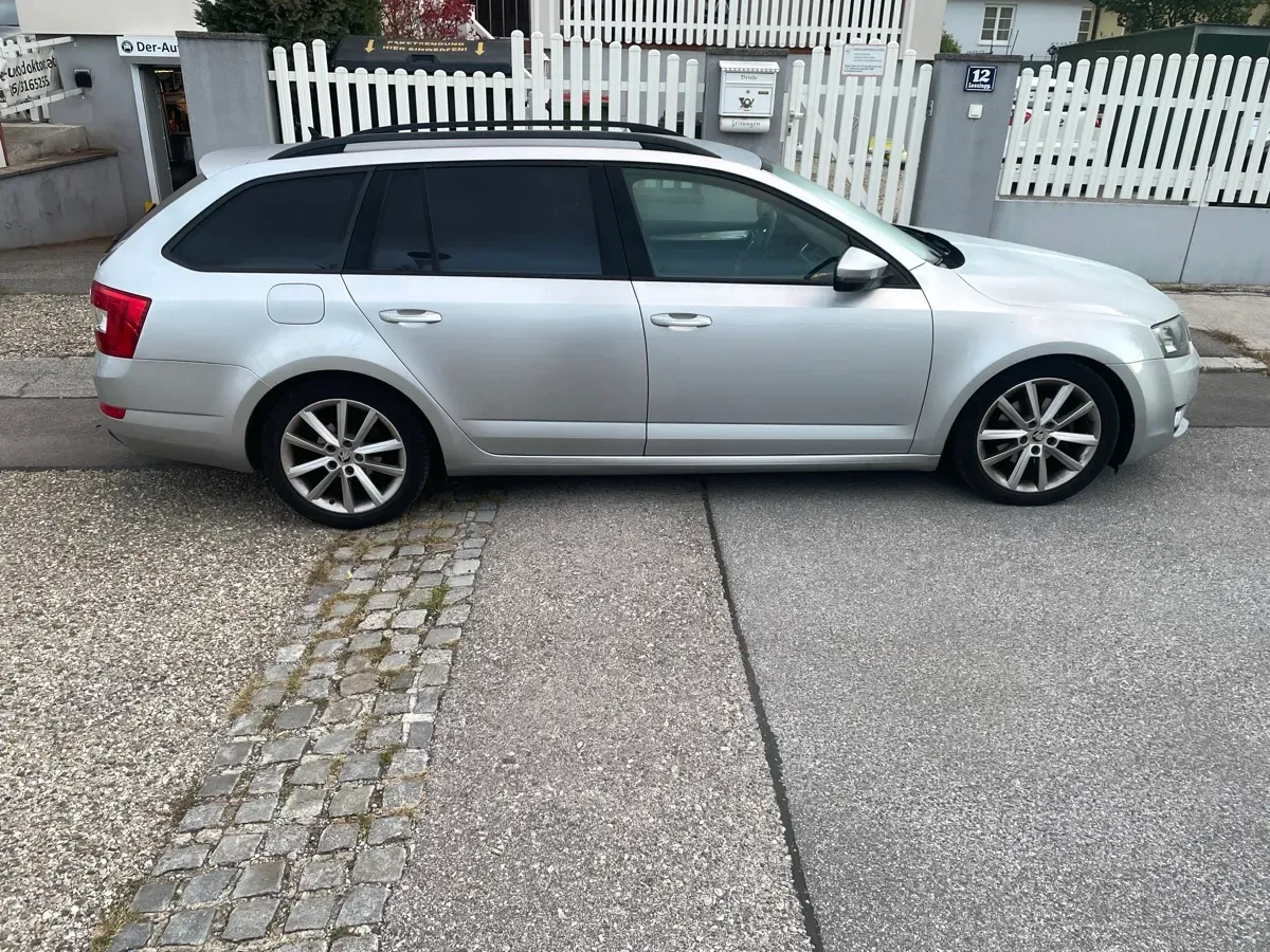 Skoda Octavia 2013 photo 3