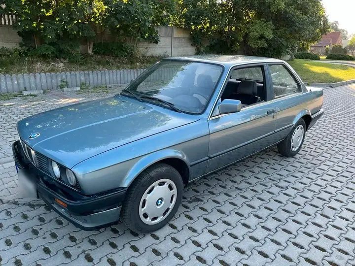 BMW E30