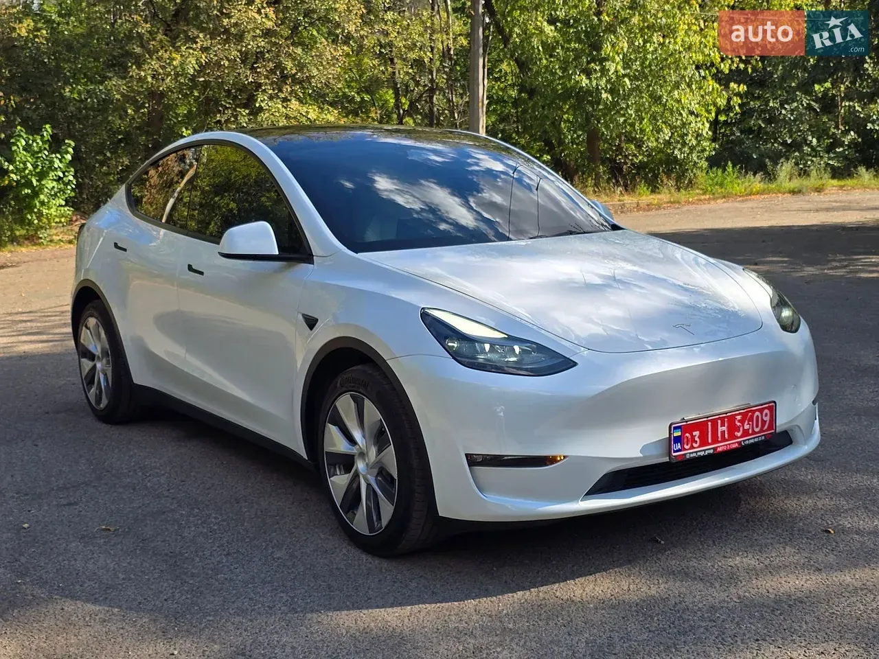 Tesla Model Y 2023 photo 3