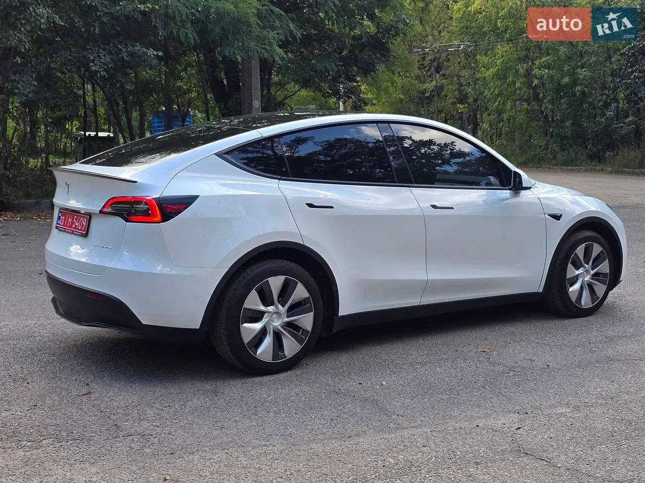Tesla Model Y 2023 photo 4