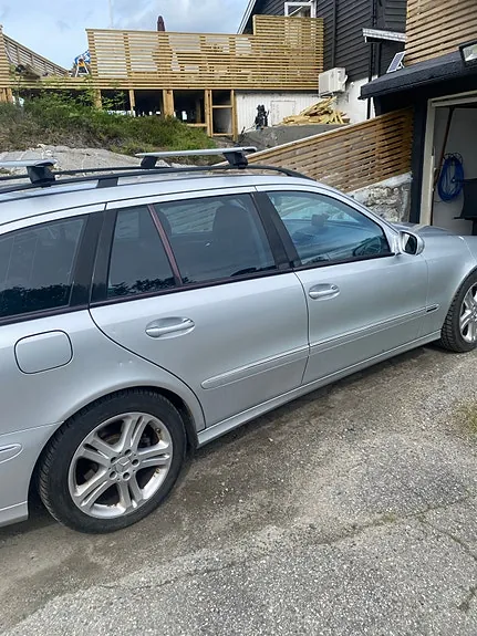 Mercedes-Benz E320 2006 photo 3
