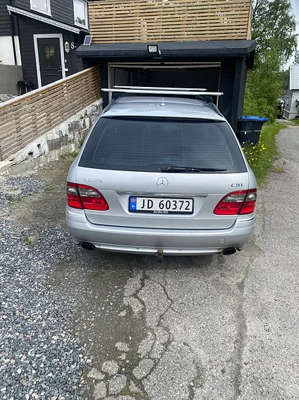Mercedes-Benz E320 2006 photo 2