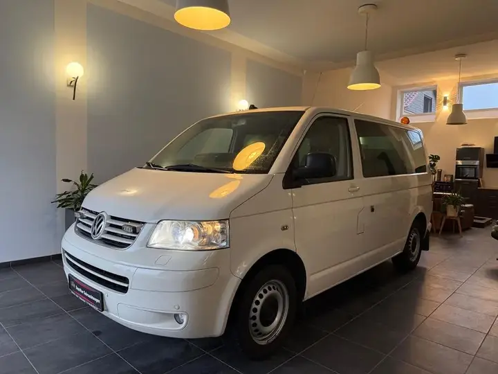 Volkswagen T5 Caravelle