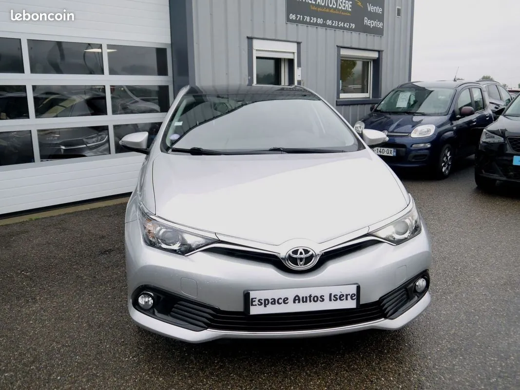 Toyota Auris 2016 photo 2
