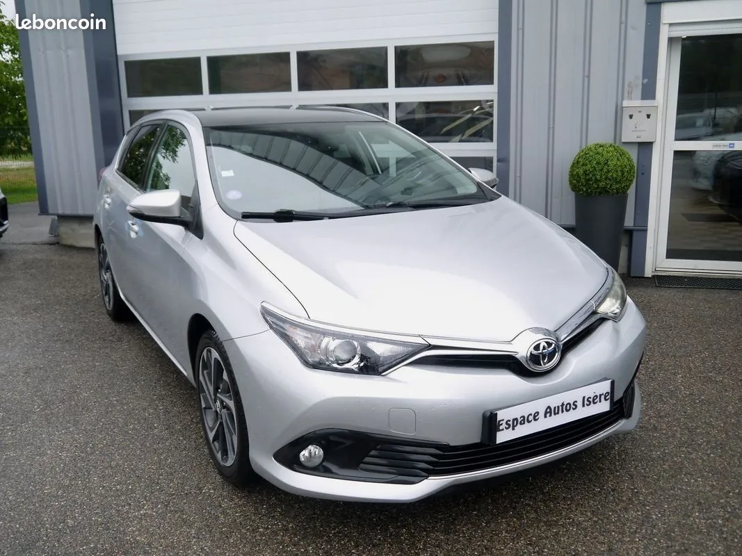 Toyota Auris 2016 photo 3