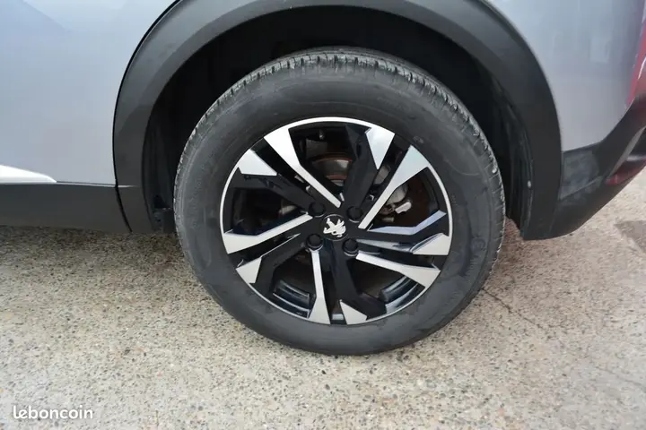 Peugeot 2008 2020 photo 3